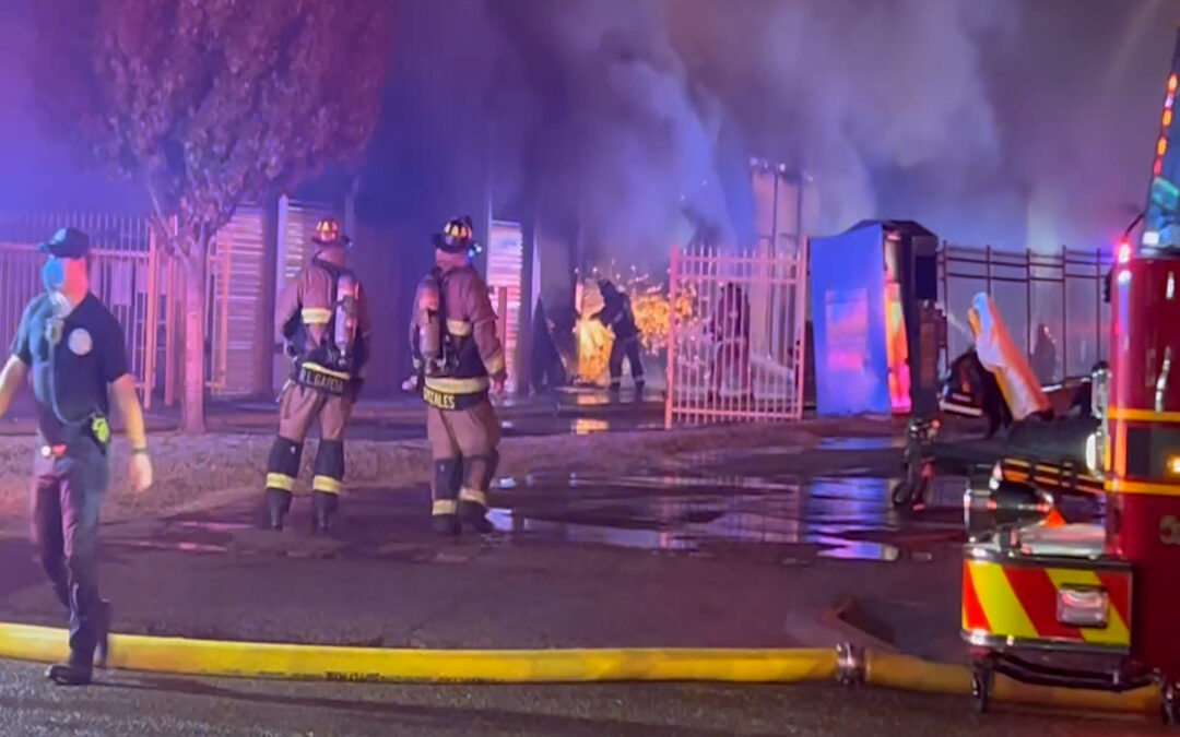 Investigan incendio en un negocio de almacenaje