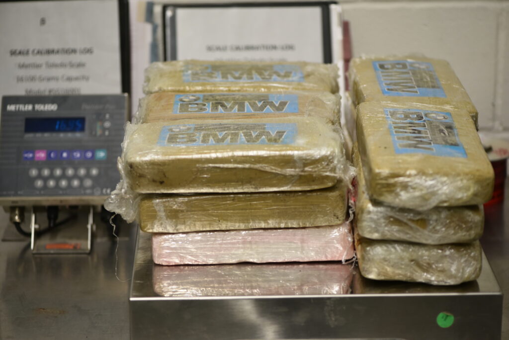 Cocaína Oculta: Más de 15 Paquetes Decomisados en el Puente Internacional Juárez Lincoln