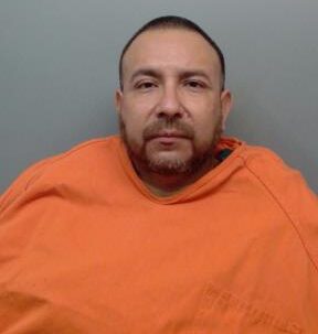 Homicidio en Laredo: Sospechoso se entrega tras horas de búsqueda y atrincheramiento