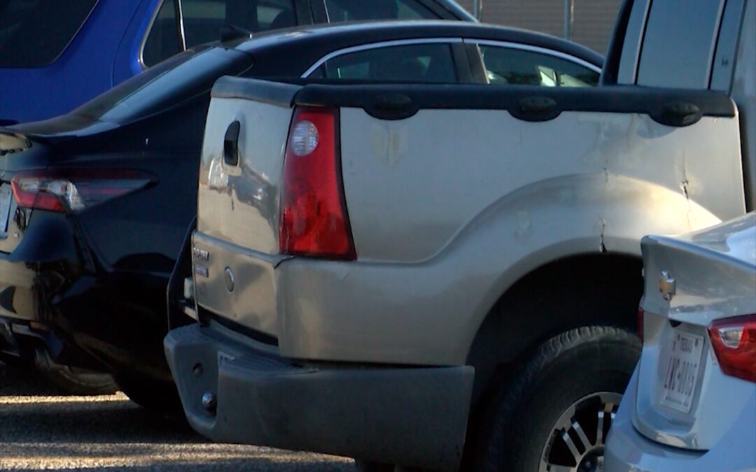 Estafas Descubiertas: 2 Residentes de Laredo Engañados con Vehículos Robados Comprados en Línea