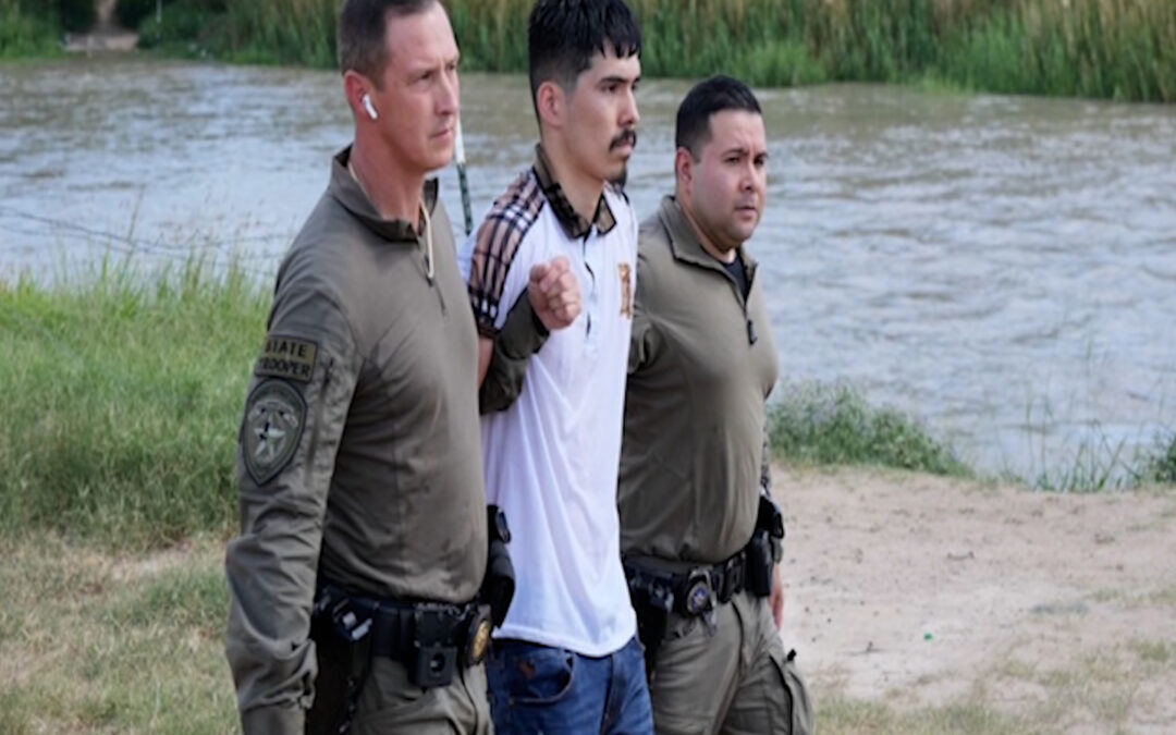 Crimen: Impactante Persecución Termina en el Río con Sospechoso Nadando hacia México