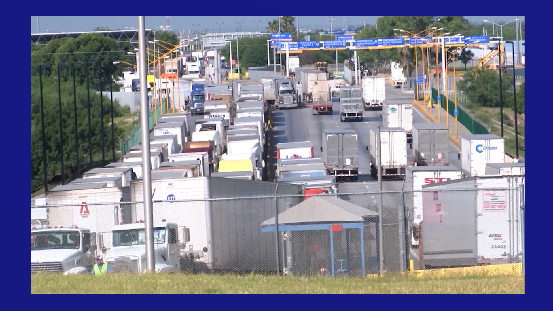 Agentes de CBP descubren casi 56 libras de metanfetamina escondidas en pertenencias personales en el Puente Colombia-Solidaridad; continúa la investigación mientras aumentan los intentos de contrabando.