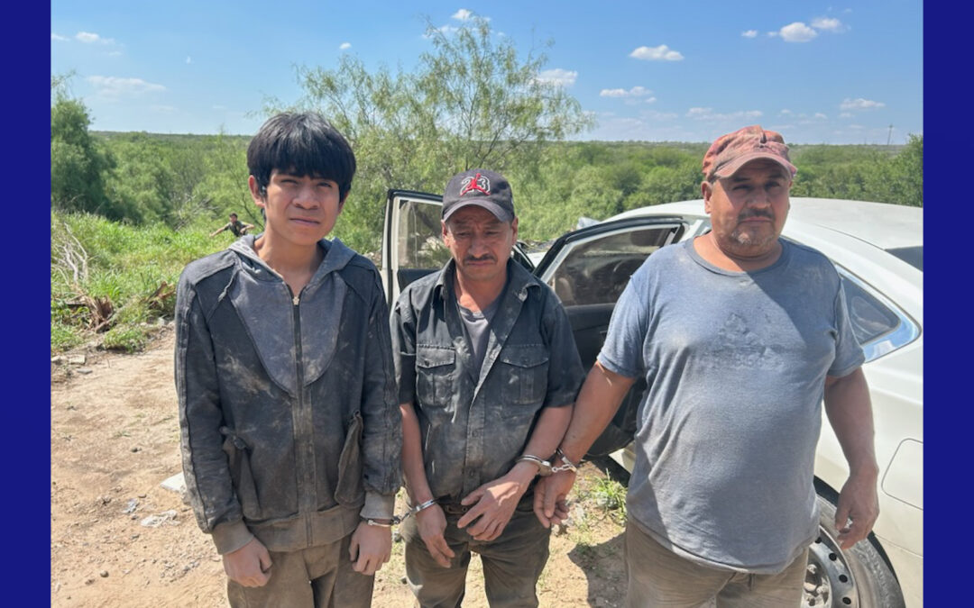 5 migrantes detenidos tras caótica huida del DPS en Laredo