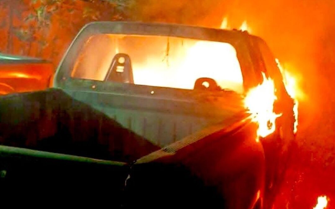 Incendio en Palmar de Bravo: Atacan Propiedades del Exalcalde Adán Silva Valeriano