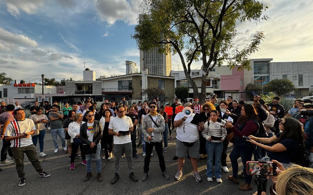 Aumento al Transporte Público: La FEU y Asociaciones Civiles Entregan Pliego Petitorio en Laredo
