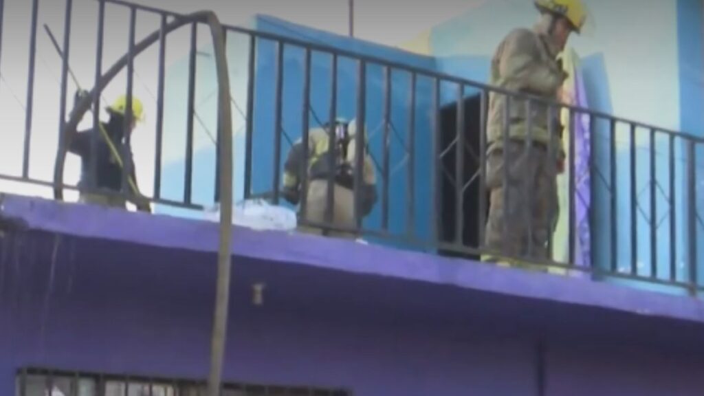 Incendio en Torreón: Cuerpos de Emergencia Rescatan a Adulta Mayor en su Hogar