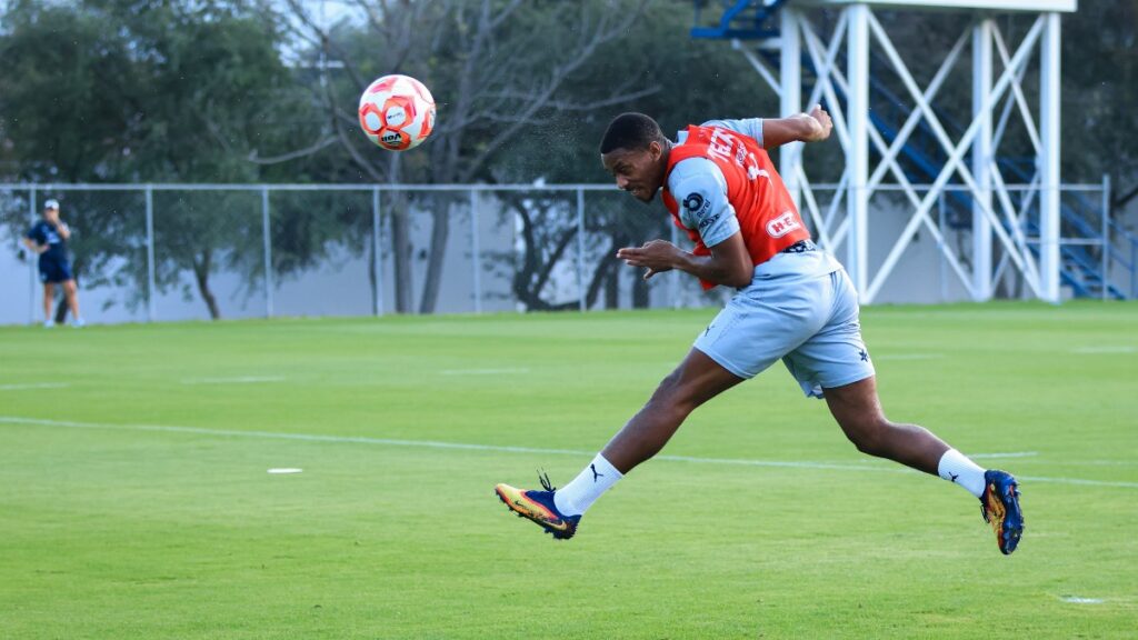 Anthony Martial no asistió al entrenamiento con Rayados: descubre la razón detrás