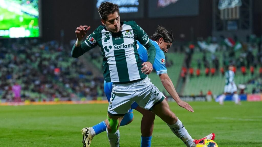 Santiago Muñoz se perfila para dejar Santos y llama la atención de San Luis