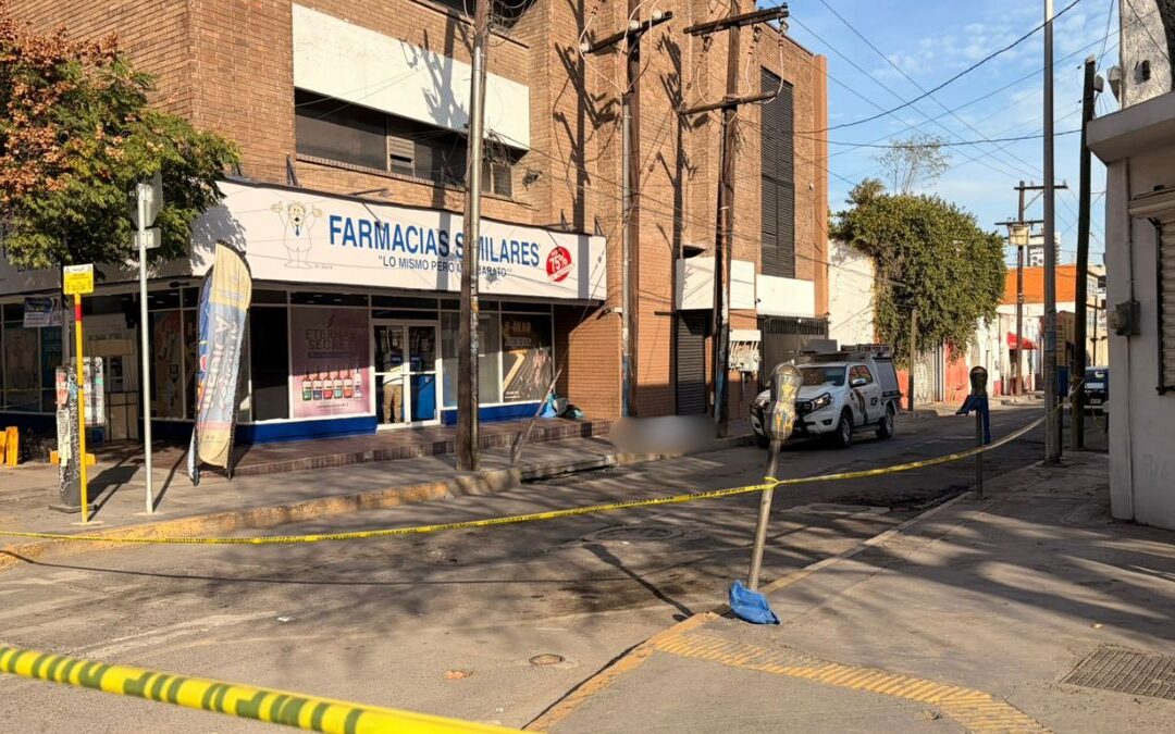 Hombre muerto se encuentra en las calles del Centro de Monterrey