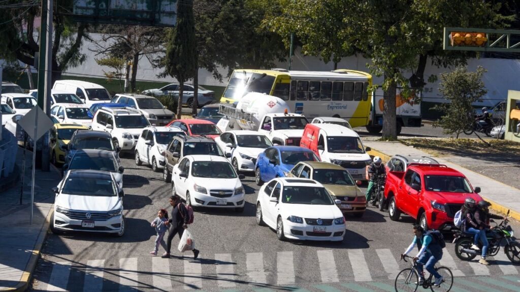 Hoy No Circula: Autos que Descansan en CdMx y Edomex el 2 de enero de 2026