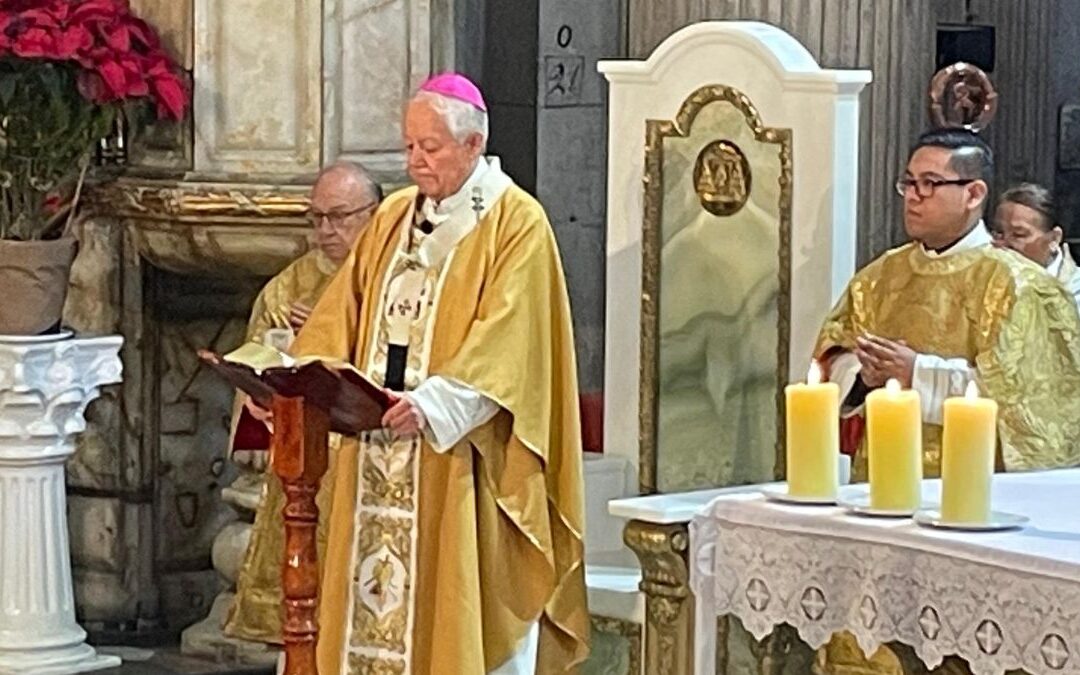 Arzobispo de Puebla Invoca Paz en el Día de Reyes y Recuerda a las Víctimas del Descarrilamiento del Tren