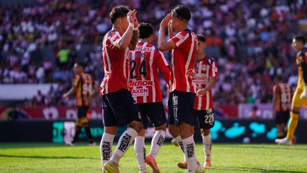 Chivas Domina en la Copa Pacífica: Triunfo Espectacular sobre Leones Negros