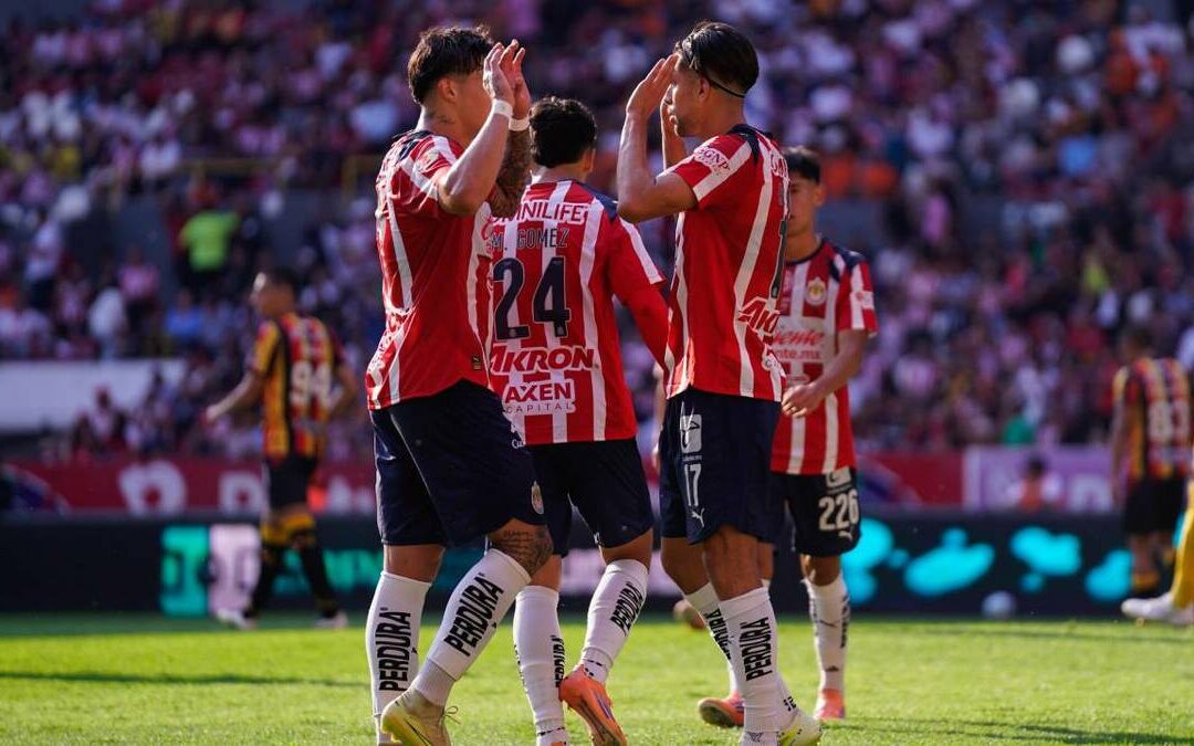Chivas Domina en la Copa Pacífica: Triunfo Espectacular sobre Leones Negros