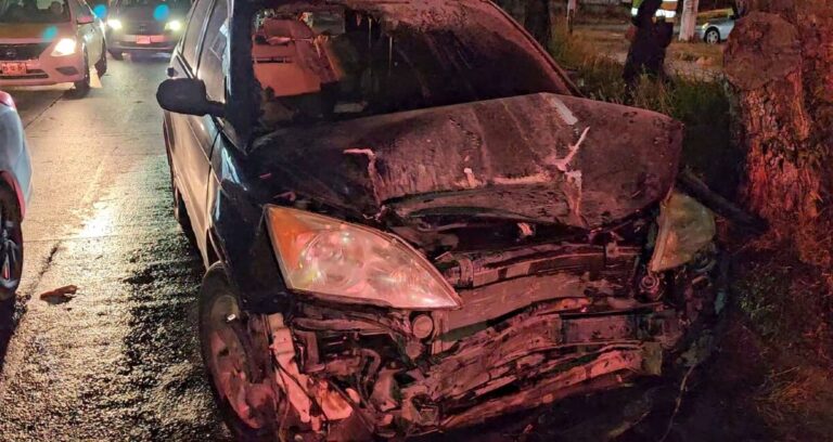 Choque Automovilístico en Tonalá Provoca Incendio de Vehículo