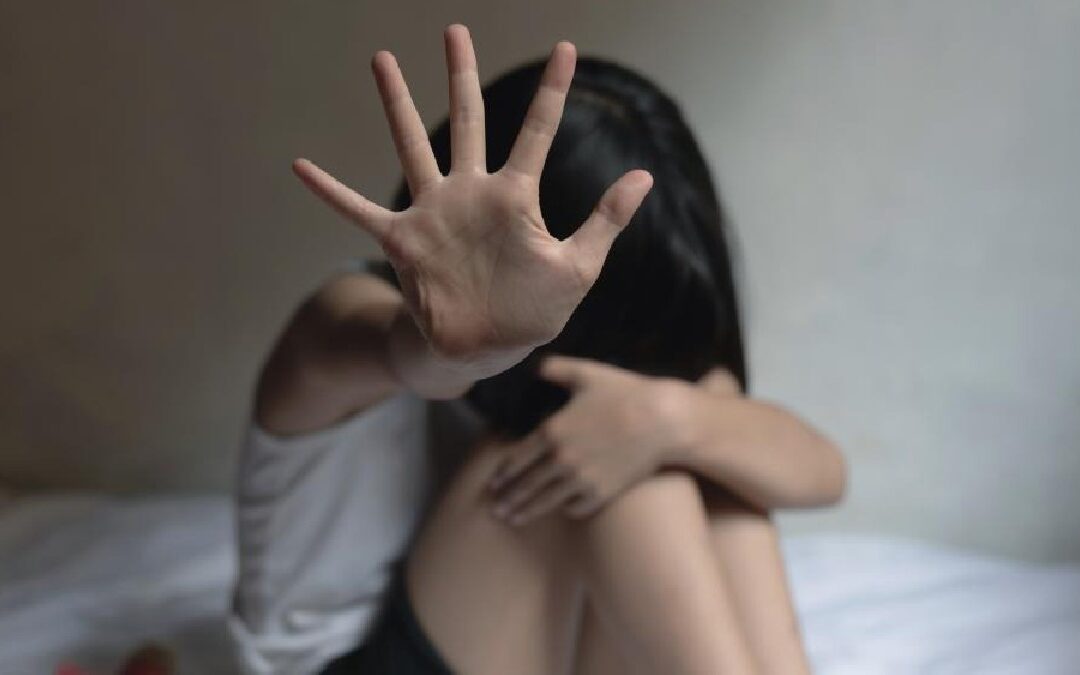 Fiscalía desmantela red de abuso infantil en el AMG: 3 hombres arrestados