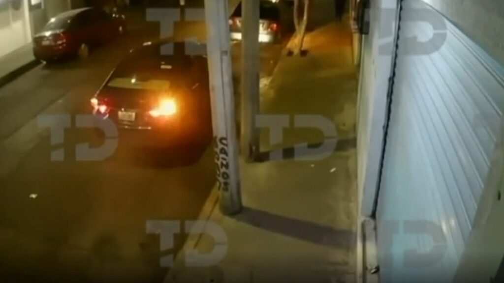 Gaby Se Escapa Tras Atropellar a Roberto en Iztapalapa: Imágenes Reveladoras del Crimen