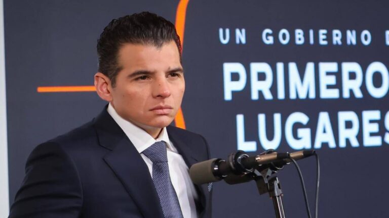 Miguel Flores Propone Renegociar el Presupuesto 2026 Frente al Congreso en Laredo