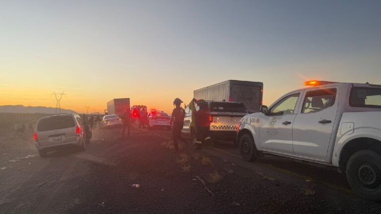Trágica volcadura en la carretera Torreón-Saltillo deja una mujer muerta y su hija herida