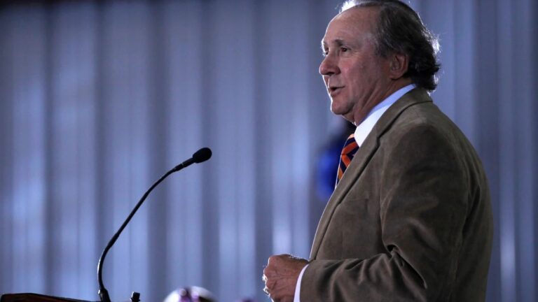 Fallece Michael Reagan, el hijo adoptivo de Ronald Reagan, a los 80 años