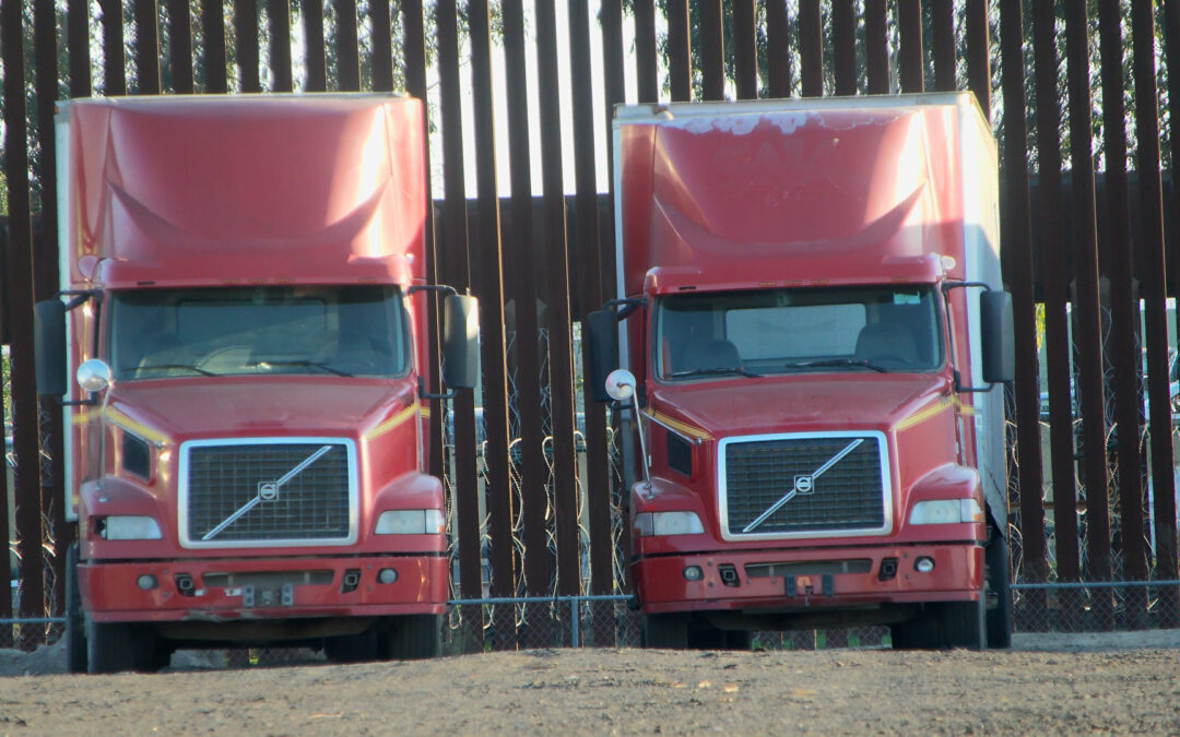 Escuelas de Camiones bajo la Lupa: El Departamento de Transporte Advierte sobre Fraude y Seguridad Vial