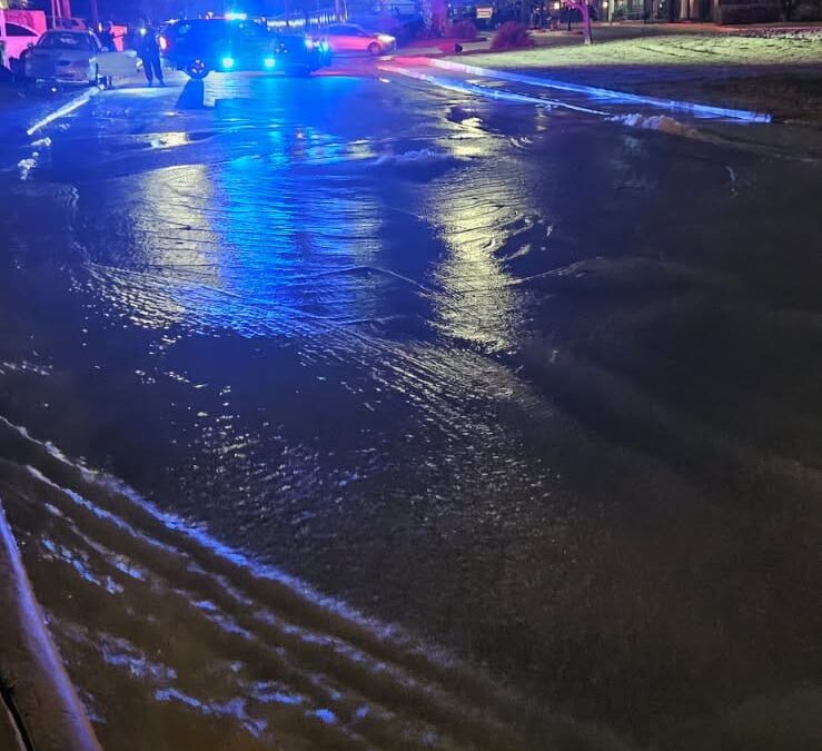 Fuerte fuga de agua afecta el norte de Laredo