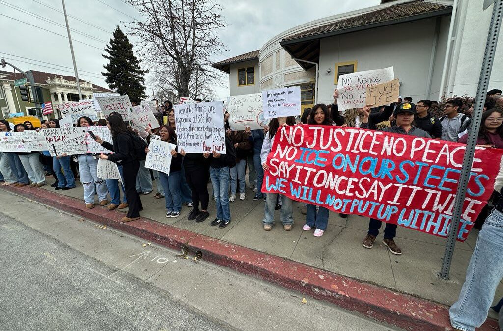 Protestas Estudiantiles en la Costa Central se Unen a Movilización Nacional contra Trump