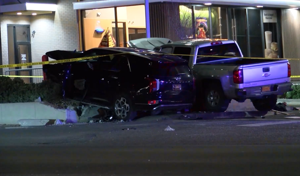Accidente múltiple en Las Cruces deja dos peatones heridos en Lohman Avenue y Walton Boulevard