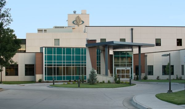 El Hospital de Pratt enfrenta crisis financiera: adeuda más de 1.6 millones de dólares en renta