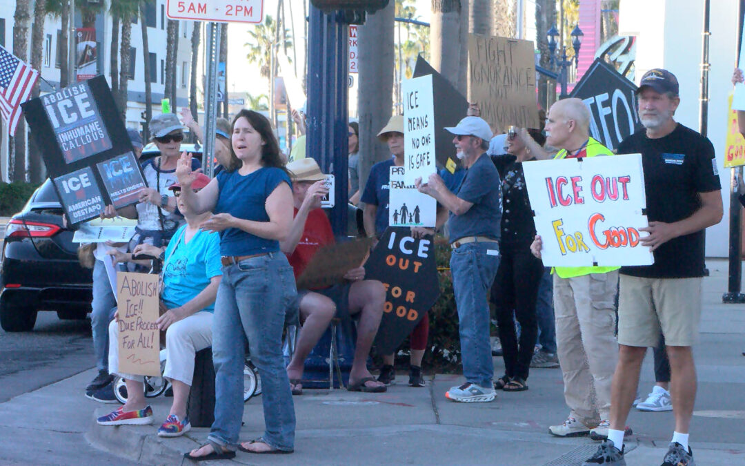 Protesta en Oceanside: Ciudadanos exigen protección para inmigrantes y responsabilidad de ICE
