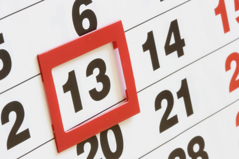 Viernes 13: ¿Realmente es un día de mala suerte o una superstición desmitificada?