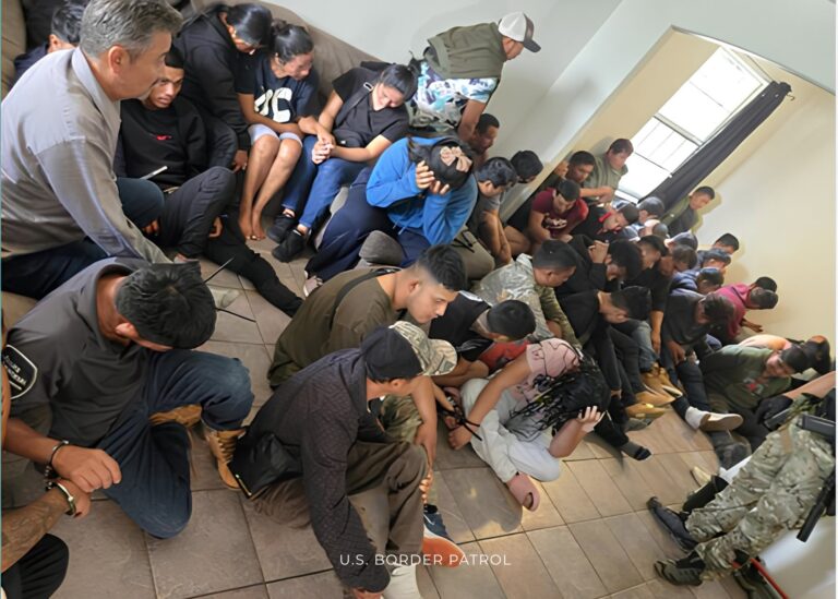 Arrestan a 41 inmigrantes indocumentados vinculados a una casa de escondite cerca de Laredo